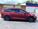 Used 2020 Chrysler Pacifica Limited w/ S Appearance Package image 2