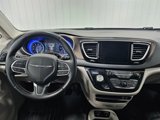 Used 2017 Chrysler Pacifica Touring-L image 2