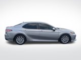 Used 2020 Toyota Camry LE image 4