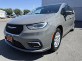 Used 2022 Chrysler Pacifica Touring-L image 3