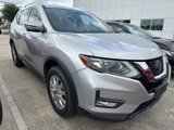 Used 2018 Nissan Rogue SV w/ Premium Package image 3