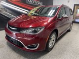 Used 2017 Chrysler Pacifica Limited image 2