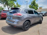 Used 2016 Nissan Rogue SV image 3