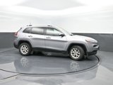 Used 2017 Jeep Cherokee Latitude w/ Cold Weather Group image 3