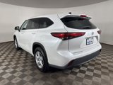 Used 2022 Toyota Highlander LE image 6