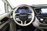Used 2018 Chrysler Pacifica Limited image 4