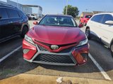 Used 2018 Toyota Camry SE w/ Moonroof Package image 2