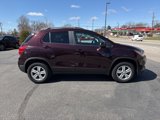 Used 2022 Chevrolet Trax LT w/ LT Convenience Package image 6