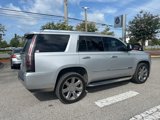 Used 2018 Cadillac Escalade Luxury image 3