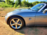 Used 2006 Pontiac Solstice Convertible w/ Premium Package image 2