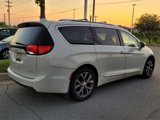 Used 2017 Chrysler Pacifica Limited image 4