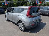 Used 2022 Kia Soul LX image 4