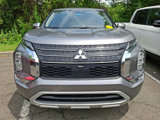 Used 2022 Mitsubishi Outlander SE image 2