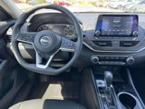 Used 2023 Nissan Altima 2.5 SV image 2