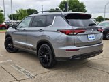 Used 2022 Mitsubishi Outlander SE image 3