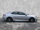 Used 2022 Toyota Camry SE image 3