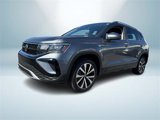 Certified 2022 Volkswagen Taos SE image 2