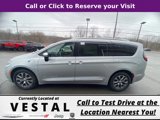 New 2023 Chrysler Pacifica Pinnacle image 4