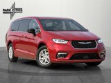New 2025 Chrysler Pacifica Select image 2