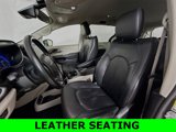 Used 2021 Chrysler Pacifica Touring-L image 2