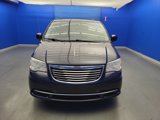 Used 2014 Chrysler Town & Country Touring image 3