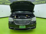 Used 2014 Chrysler Town & Country Touring image 4