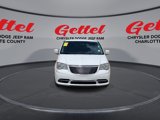 Used 2014 Chrysler Town & Country Touring image 3