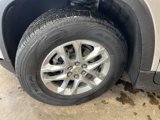 Used 2021 Chevrolet Traverse LT image 3