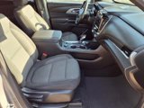 Used 2023 Chevrolet Traverse LT image 2