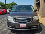 Used 2015 Chrysler Town & Country Touring image 2