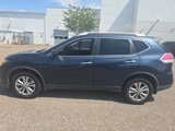 Used 2016 Nissan Rogue SV image 2