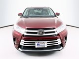 Used 2017 Toyota Highlander AWD V6 image 2