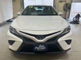 Used 2018 Toyota Camry L image 2