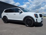 Used 2022 Kia Telluride SX w/ SX Prestige Package image 2