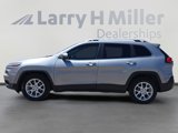 Used 2015 Jeep Cherokee Latitude image 2