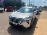 Used 2024 Nissan Rogue SV image 2