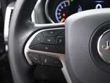 Used 2020 Jeep Grand Cherokee Laredo image 2