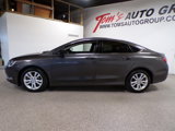 Used 2015 Chrysler 200 Limited w/ Convenience Group image 2