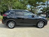 Used 2017 Nissan Rogue SV w/ SV Premium Package image 4
