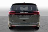 Used 2022 Chrysler Pacifica Touring-L w/ Uconnect Theater Family Group image 4