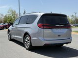 Used 2021 Chrysler Pacifica Touring-L image 4