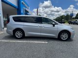 Used 2023 Chrysler Pacifica Touring-L image 3