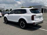 Used 2024 Kia Telluride EX w/ EX Captain's Chair Package image 4