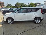 Used 2022 Kia Soul LX image 2