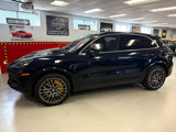 Used 2022 Porsche Cayenne Platinum Edition image 4