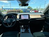 Used 2024 Volkswagen Atlas SE image 3