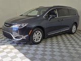 Used 2020 Chrysler Pacifica Touring-L image 4