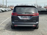 Used 2021 Chrysler Pacifica Limited w/ Uconnect Theater Family Group image 5
