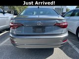 Used 2020 Volkswagen Jetta SE image 2