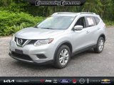 Used 2015 Nissan Rogue SV image 2